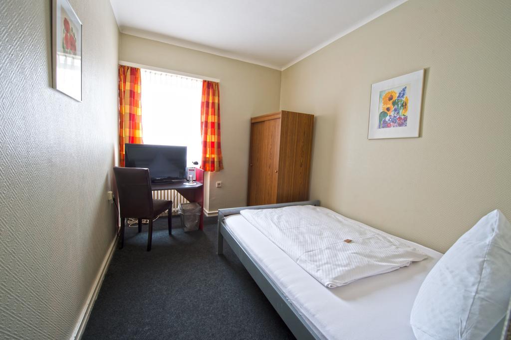 Hotel Continental Saarbruecken Room photo
